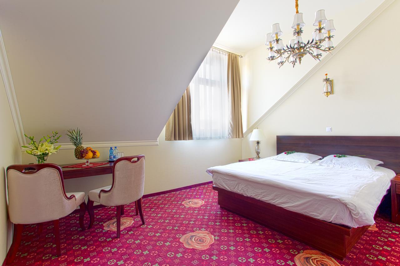 Hotel Roza Kamieniec Wroclawski Exteriér fotografie